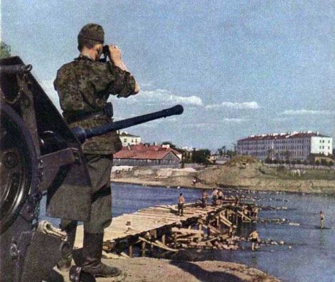 2_cm_-_flak_-_einsatzbereit.jpg