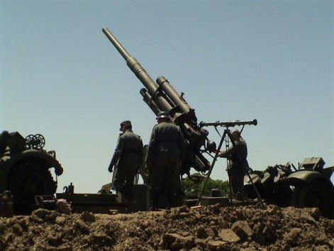 88_cm_flak-geschutz_in_feuerstellung.jpg
