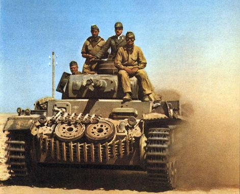 afrika_korps_-_panzer_iii_rollt_vor.jpg