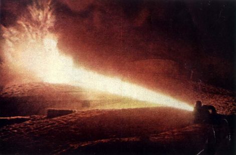 flammenwerfer_im_kampf_gegen_einen_bunker.jpg