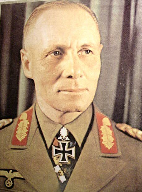 generalfeldmarschall_erwin_rommel_-_portraitphoto.jpg